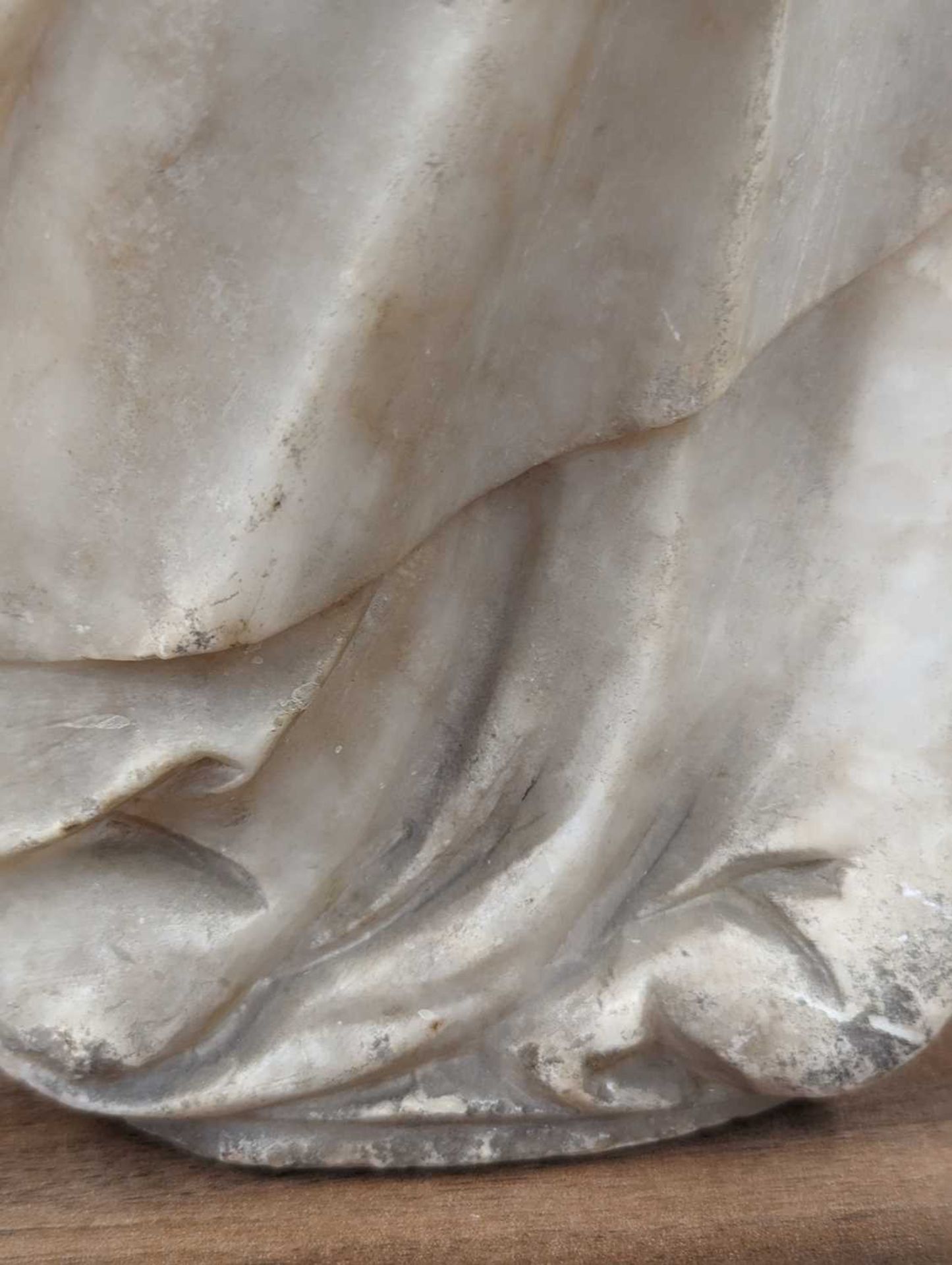 A 16th/17th-century alabaster carving of the Madonna and Child (Mary lacking a crown), depicted - Image 22 of 35