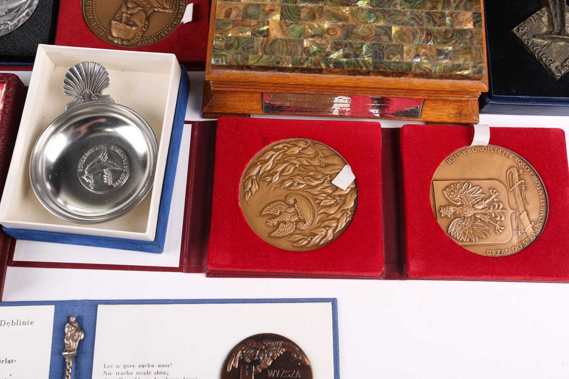 Of World War II, RAF/ Free Polish Air Force interest; a collection of medallions and awards to Air - Image 10 of 11