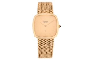 A Chopard 18k gold gentleman's quartz wristwatch Model: 160942 Serial: 2138 Case Material: 18k