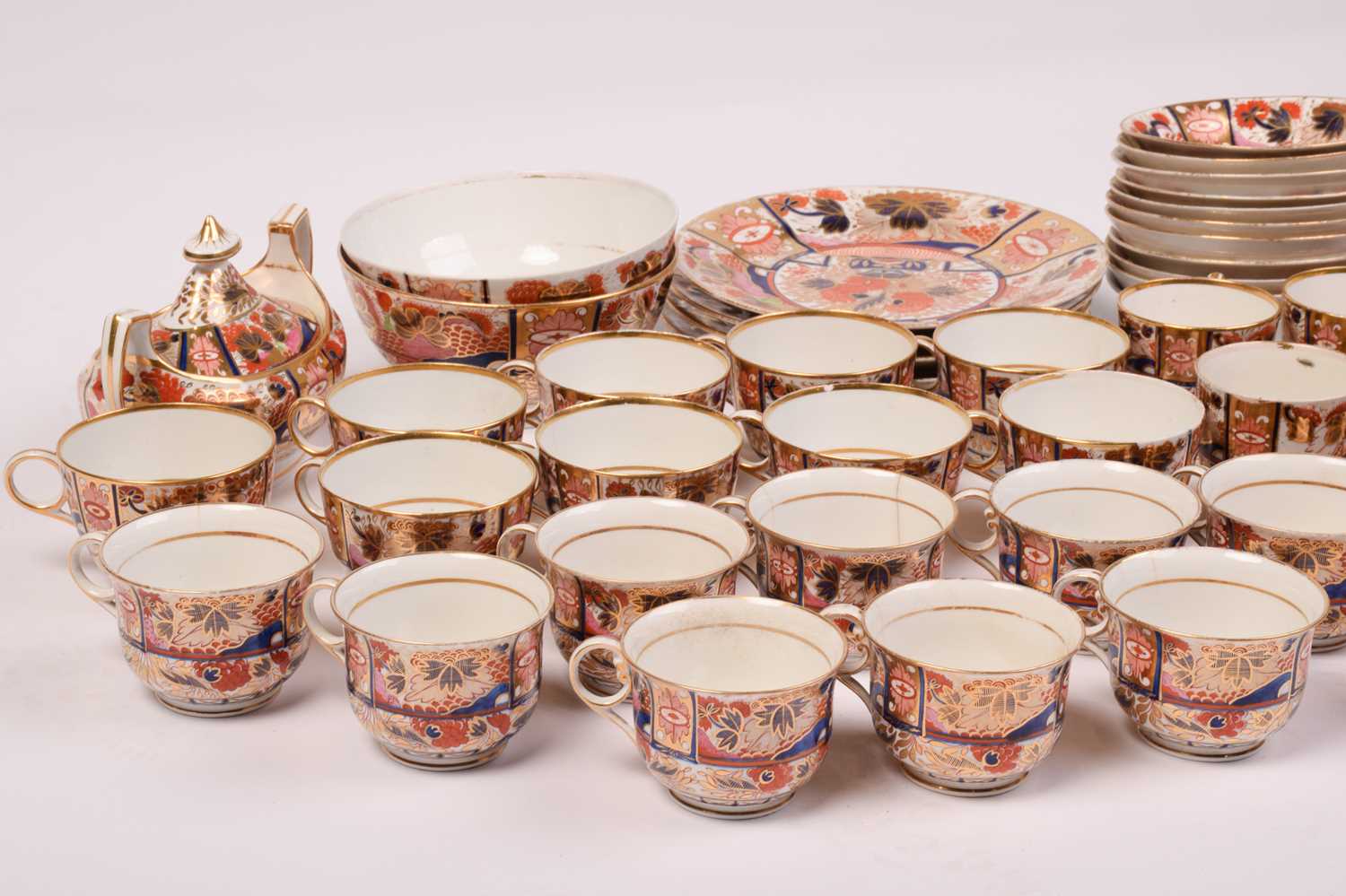 A Chamberlains Worcester No 240 "Japan" pattern (1802-1810) extensive matched tea service - Image 2 of 23