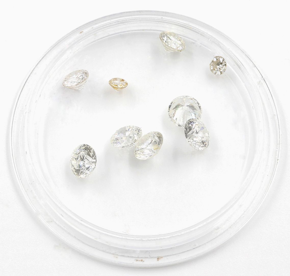 9 Brillanten, zus. ca. 2,2 ct.