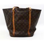 "Sac Shopping Monogram Canvas", Louis Vuitton.