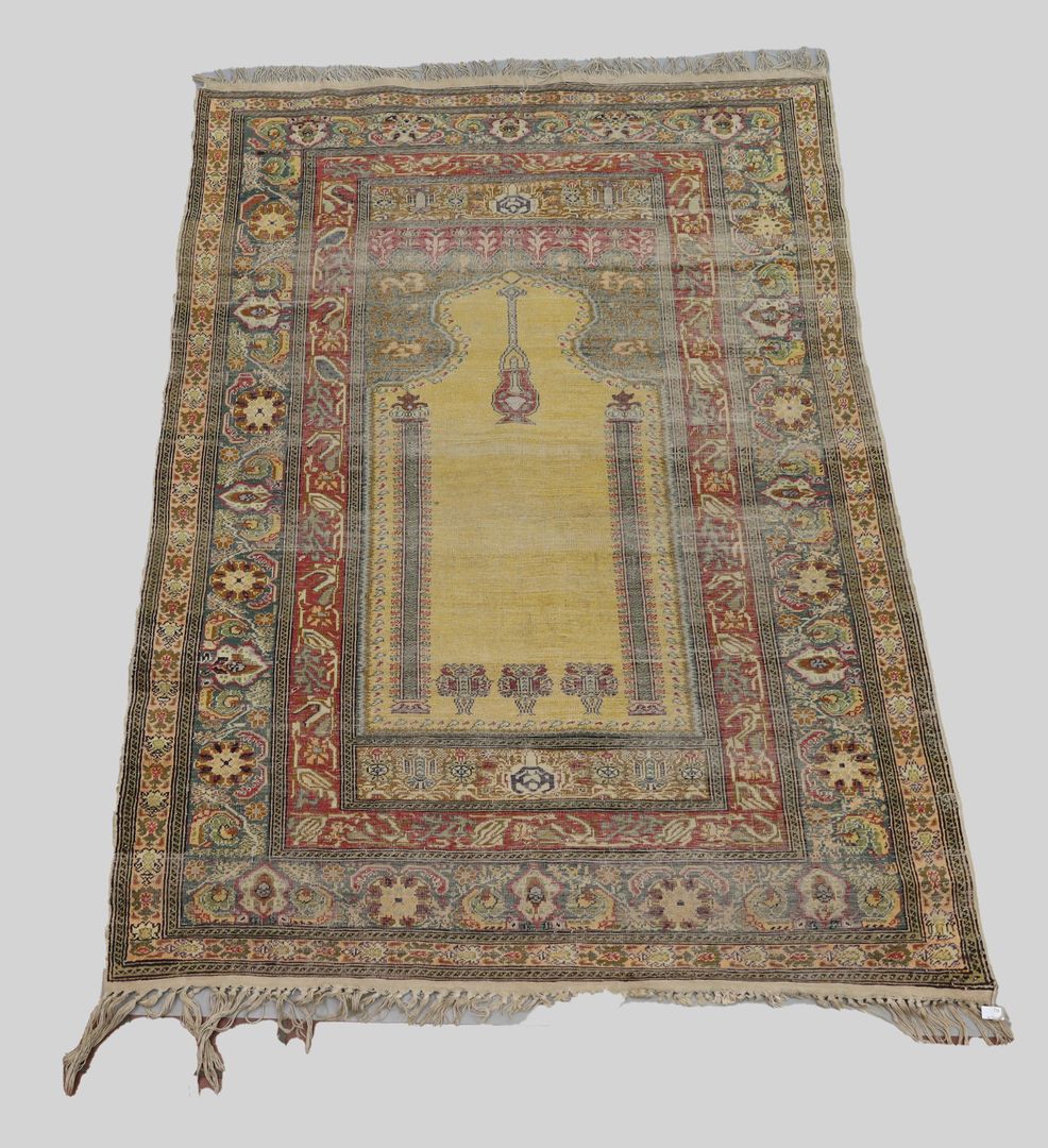 Antiker Panderma mit Seide (um 1900), ca. 164x 117 cm.