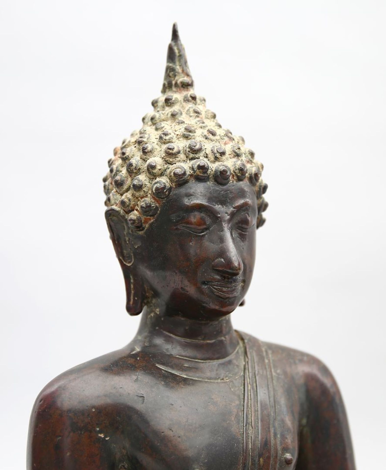 Skulptur des Buddha Shakyamuni. - Bild 3 aus 4