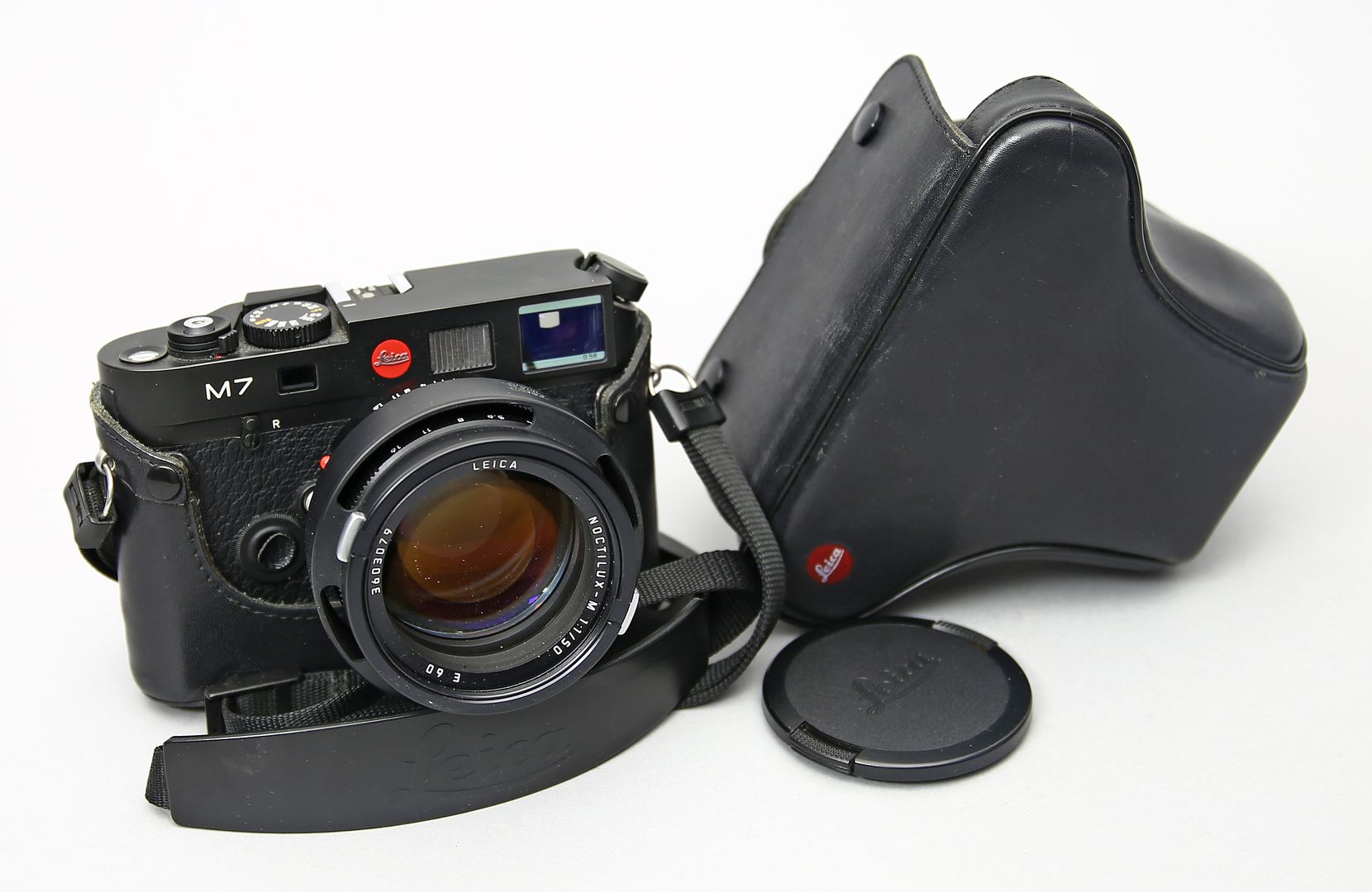 Kamera "M7" mit Objektiv "NOCTILUX-M 1:1/50", Leica.