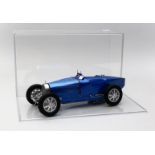 Modellauto "Rennwagen Bugatti Type 35" 1:12.