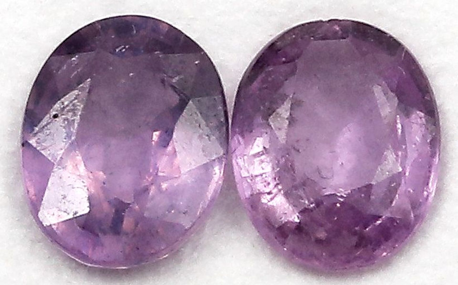 2 pinke Saphire, zus. 3,2 ct.