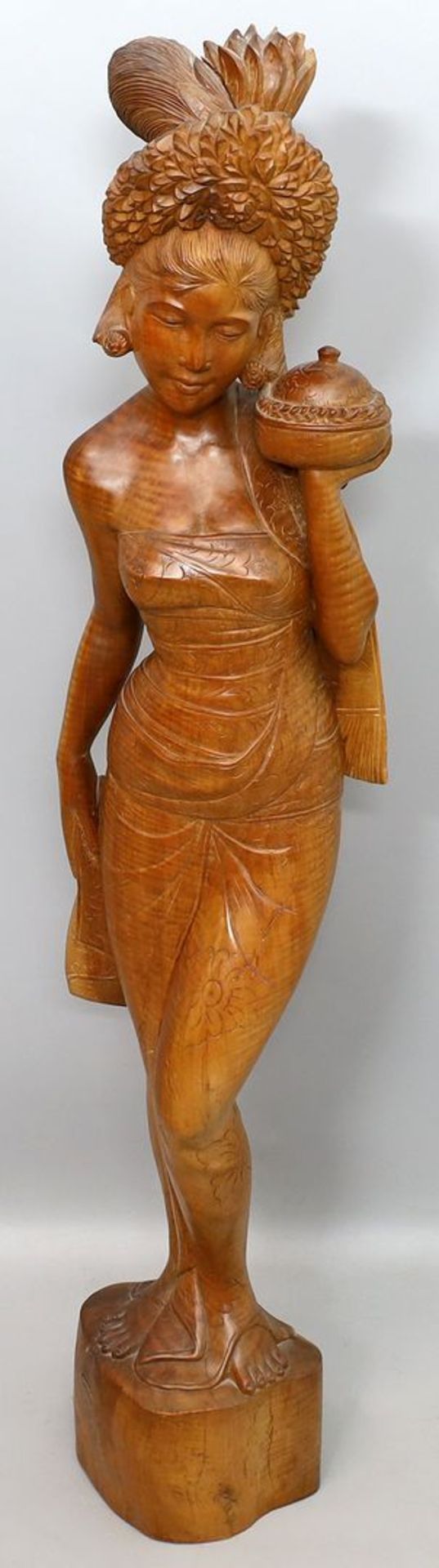 Skulptur "Balinesische Schönheit".