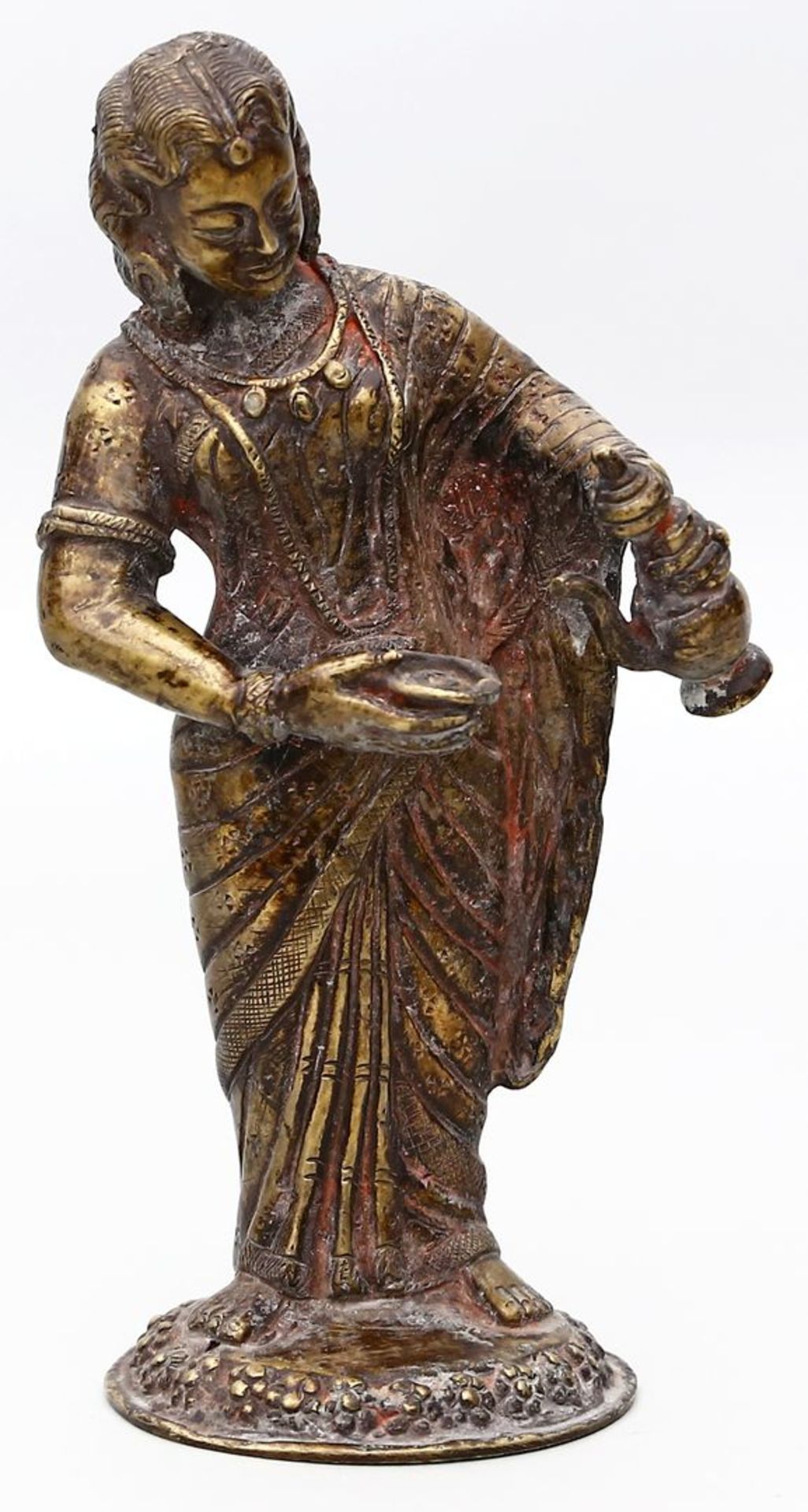 Darstellung einer weiblichen Figur mit Kanne und Schale.