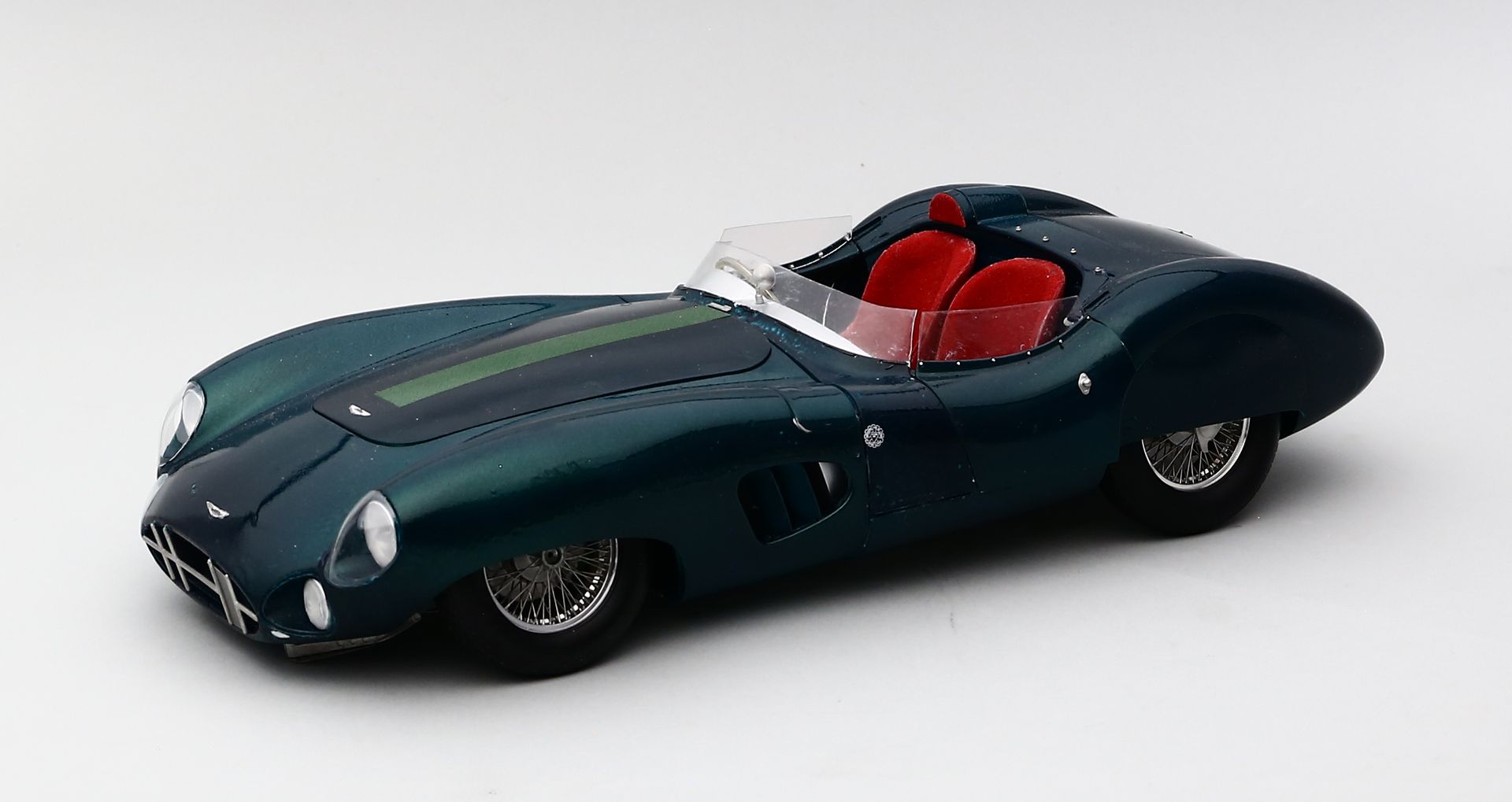 Modellauto "Rennwagen Aston Martin DBR1" 1:12.