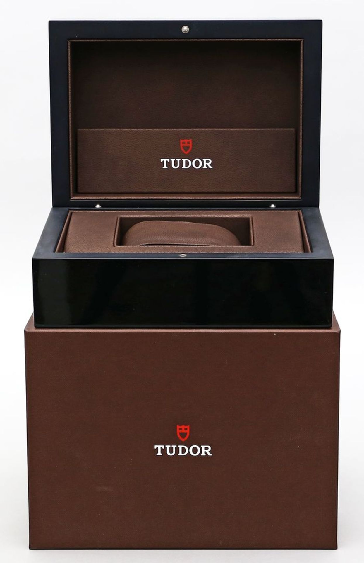 Armbanduhrenschatulle "TUDOR" und Umkarton.