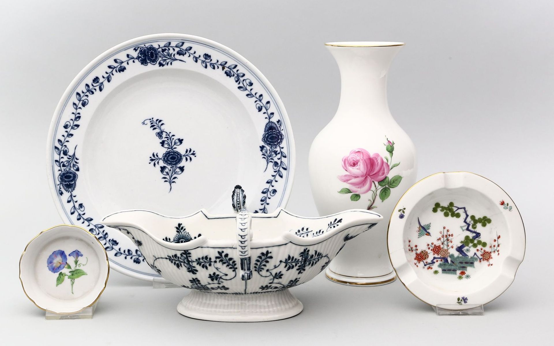 Vase, Sauciere, Teller und 2 Ascher, Meissen.