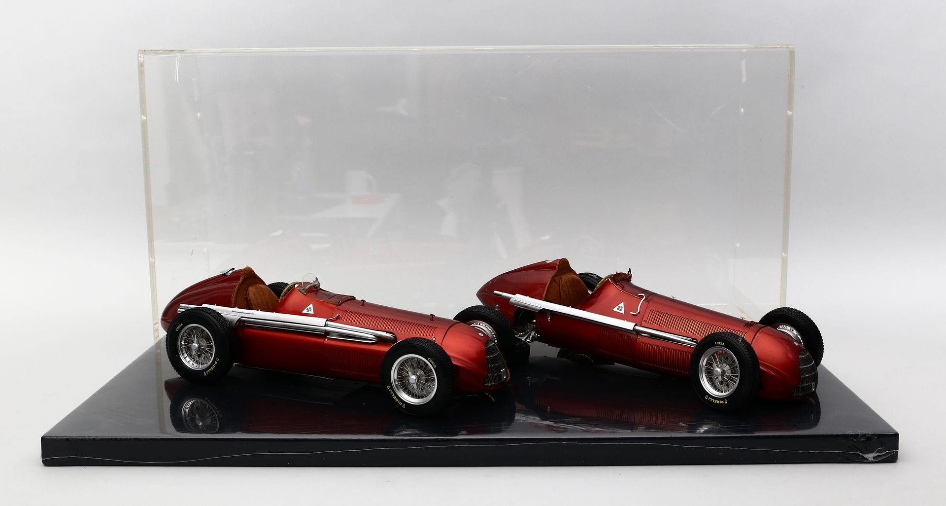 2 Modellautos "Rennwagen Alfa Romeo Tipo 158 & Tipo 159" 1:12.