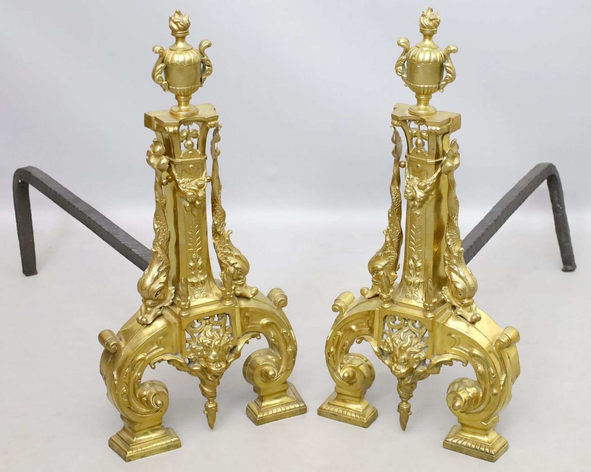 Paar Kaminböcke im Stil Louis XVI.