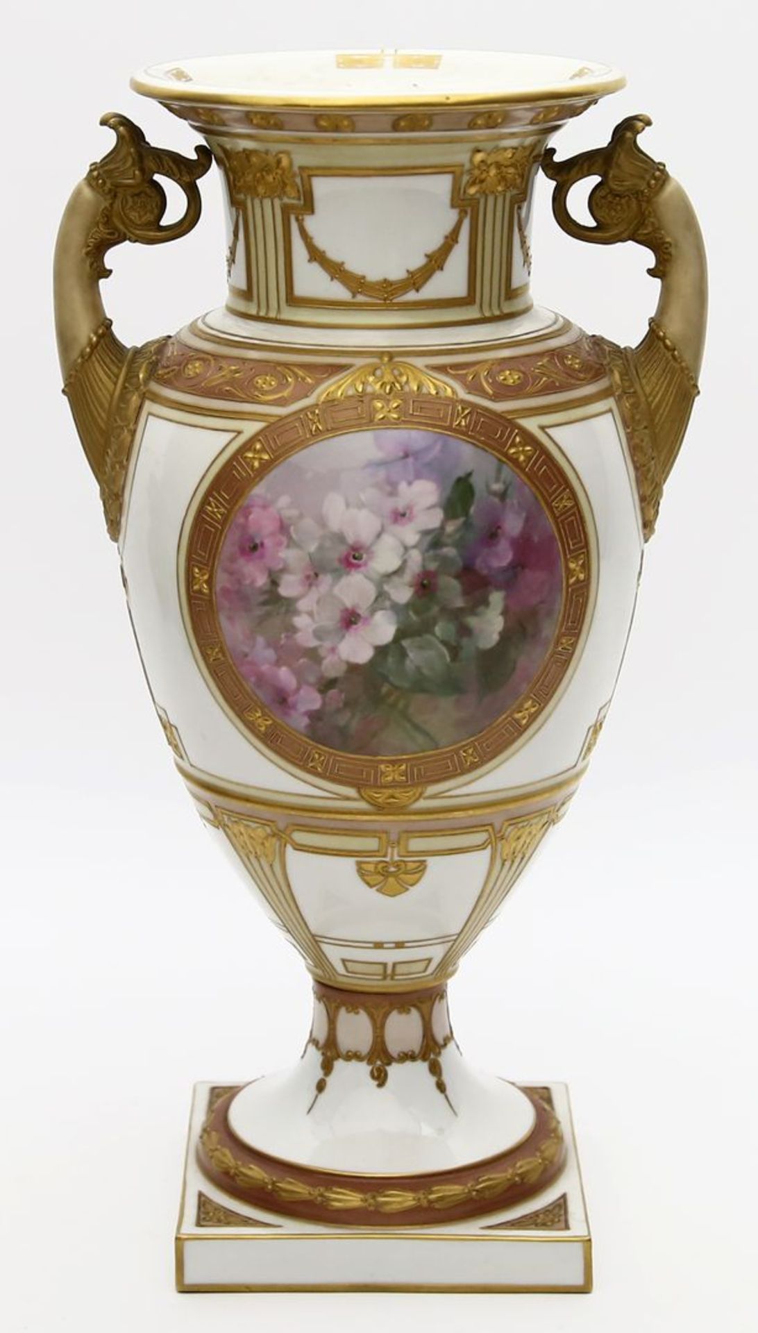 Französische Vase mit Pâte-sur-pâte-Malerei. - Image 2 of 3