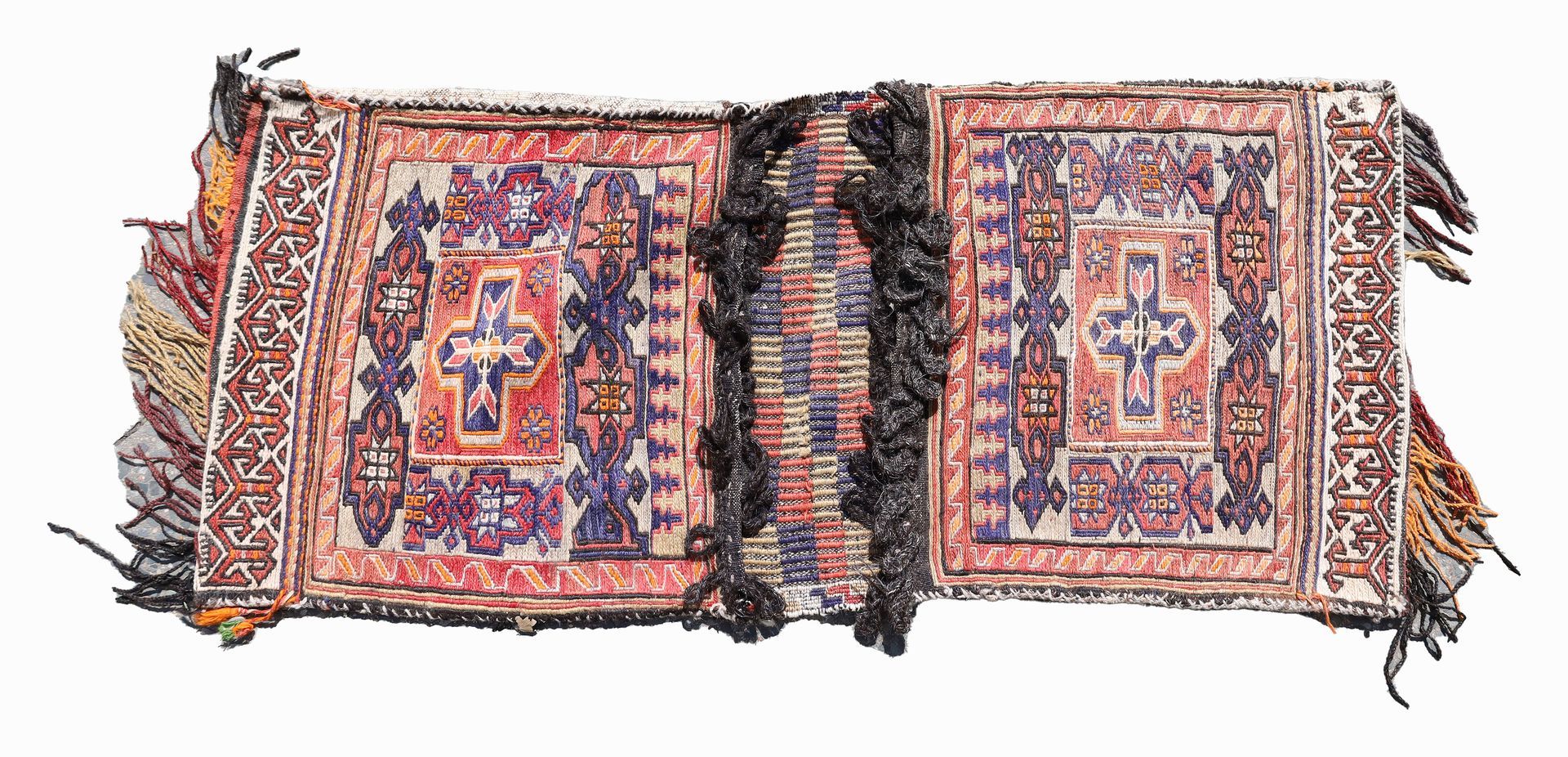 Mafrash-Doppeltasche (1. Drittel 20. Jh.), ca. 108x 47 cm.