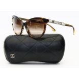 Sonnenbrille, Chanel.