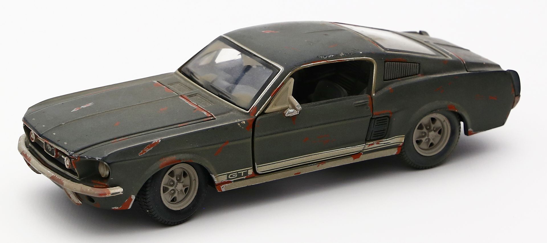 Modellauto "1987 Ford Mustang GT", 1:24.