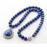 Lapislazuli-Collier.