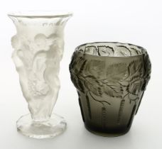 Zwei Art Deco-Vasen.