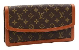 Pochette, "Louis Vuitton".