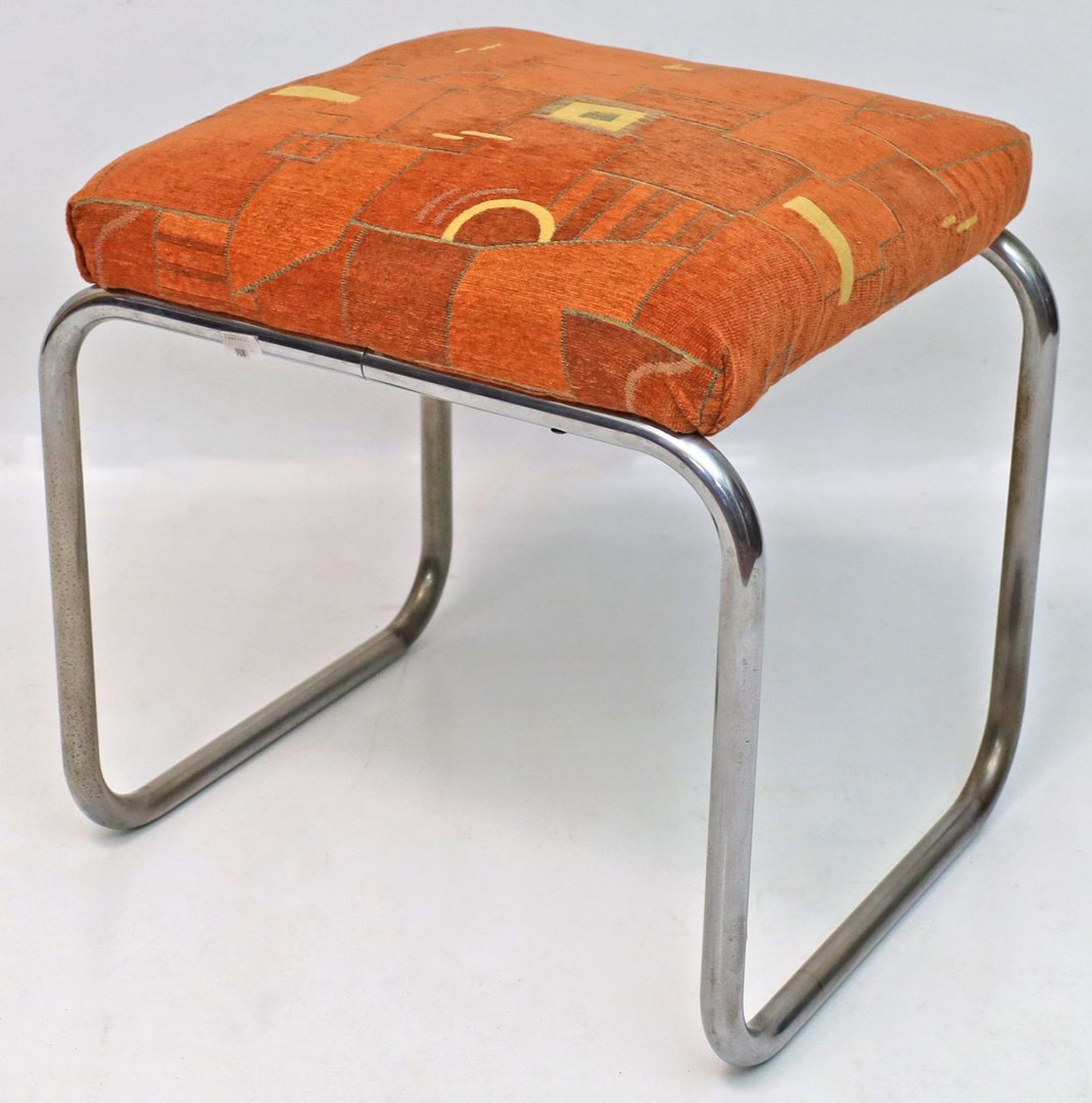 Hocker im Bauhaus-Stil.