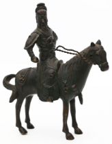 Skulptur Reiter zu Pferd.