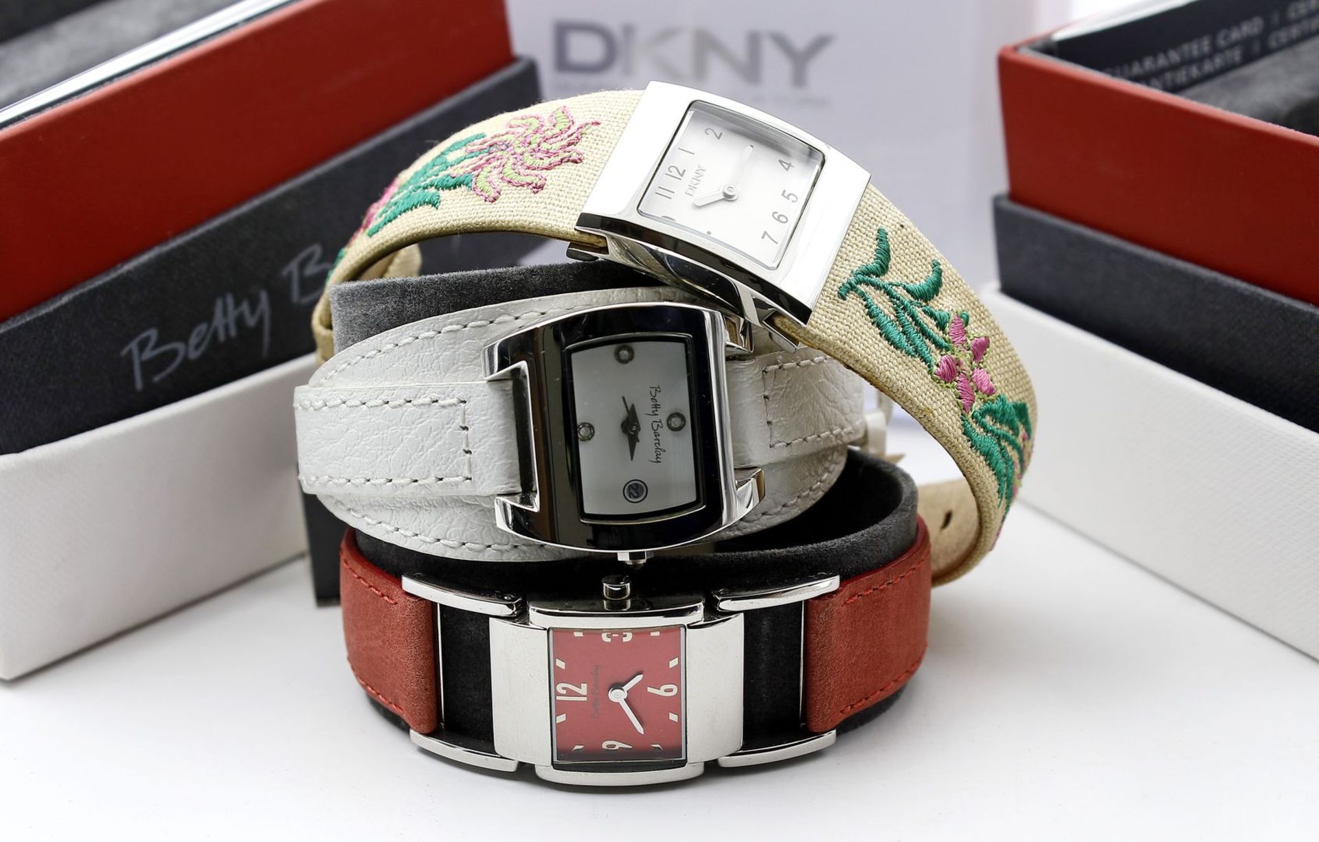 3 Damenarmbanduhren "Betty Barclay" bzw. "DONNA KARAN".