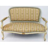 Bank und Paar Sessel im Stil Louis XVI.