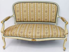 Bank und Paar Sessel im Stil Louis XVI.