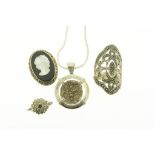 Lot met 3 zilveren ringen en zil.ketting