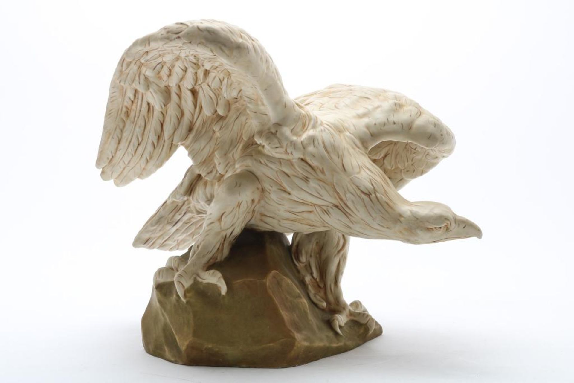 Porseleinen sculptuur van adelaar
