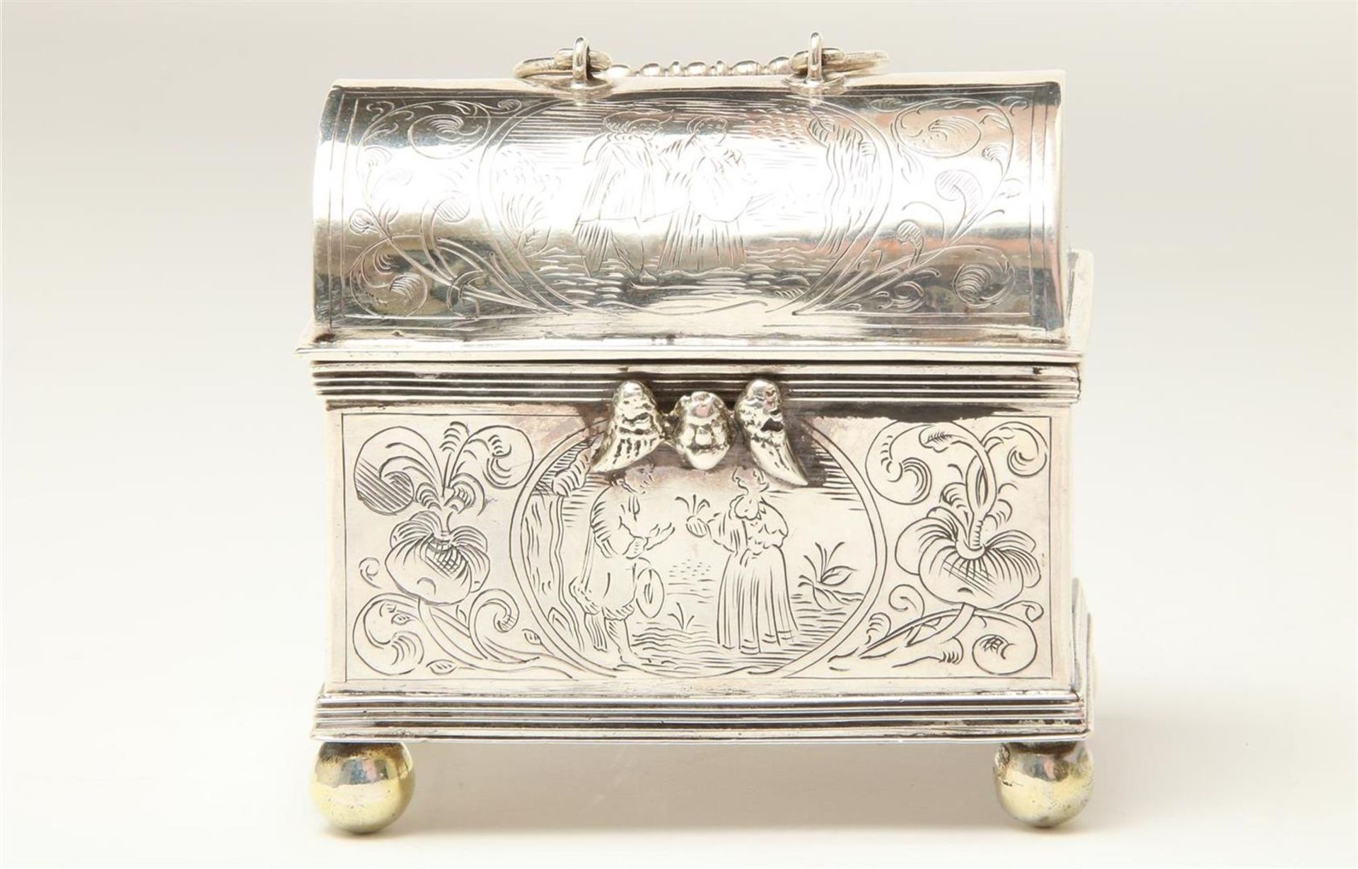 Silver bun box with engraving of figures, on ball feet, with mt. HS, Dutch probably 19th century