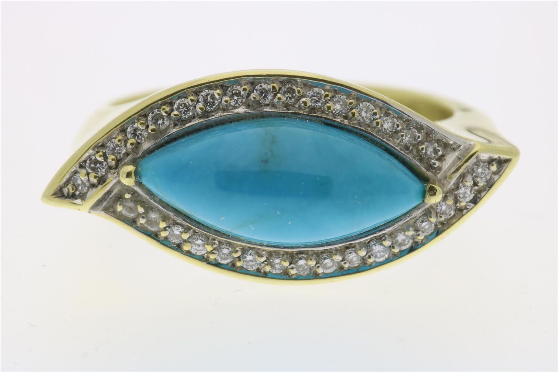 Yellow gold ring set with turquoise and diamond, alloy 585/000, gross weight 8.7 gr. Size 17 .