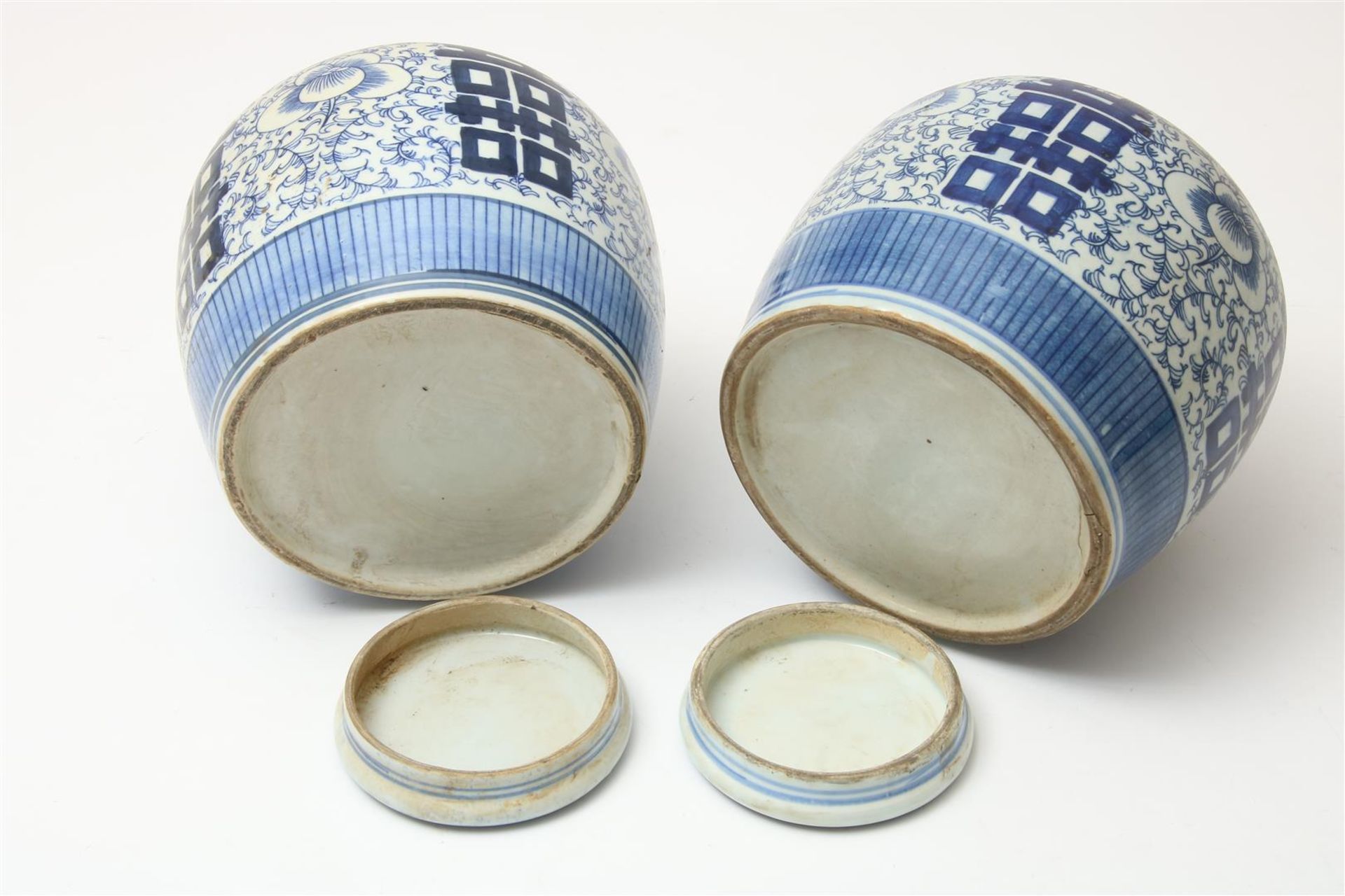 Set of blue and white porcelain ginger jars with lids decorated with blossom branches and - Image 4 of 4