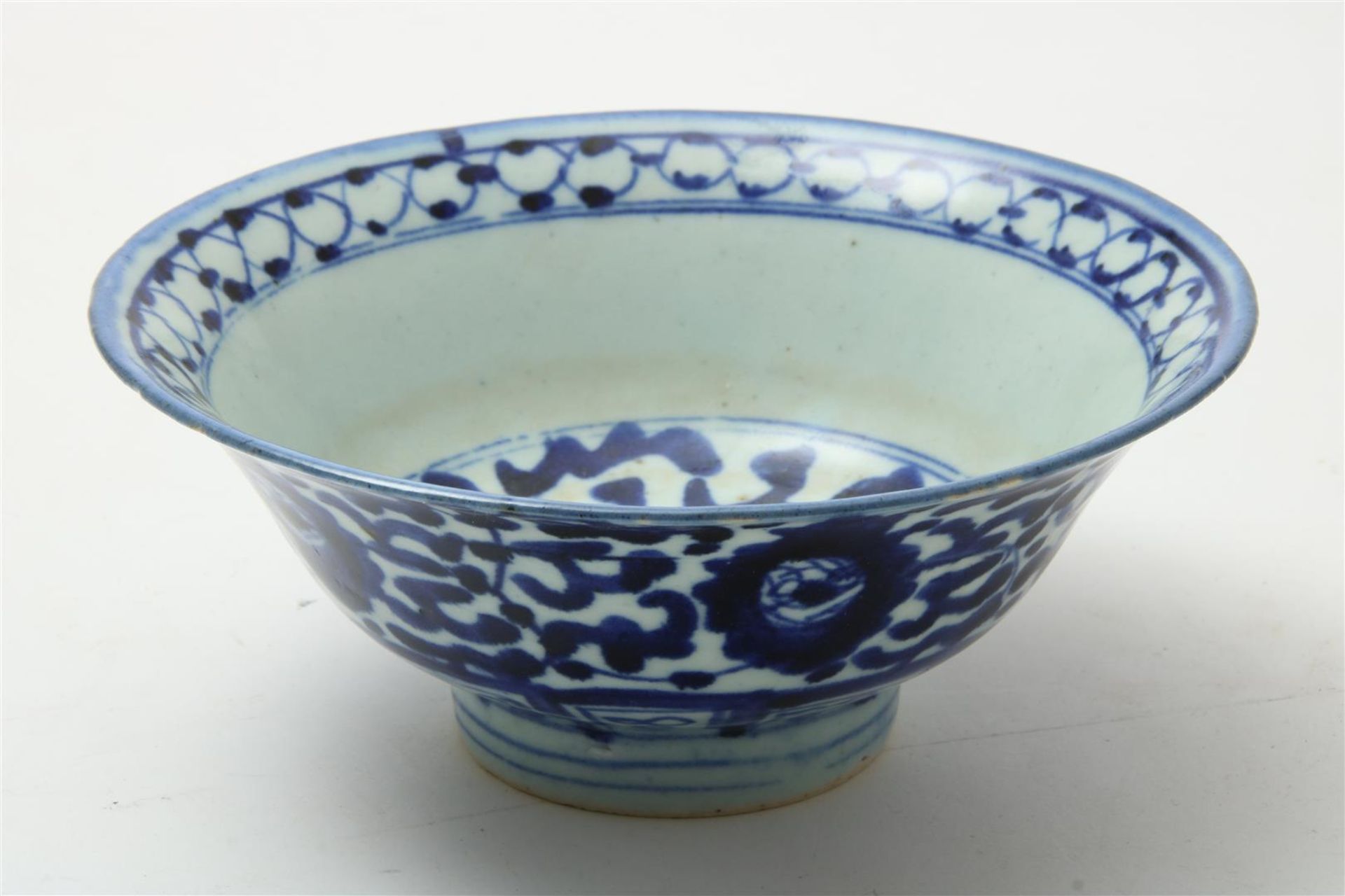 Porcelain bowl blue decorated with flowers, China 18th/19th century, marked with shopkeeper's
