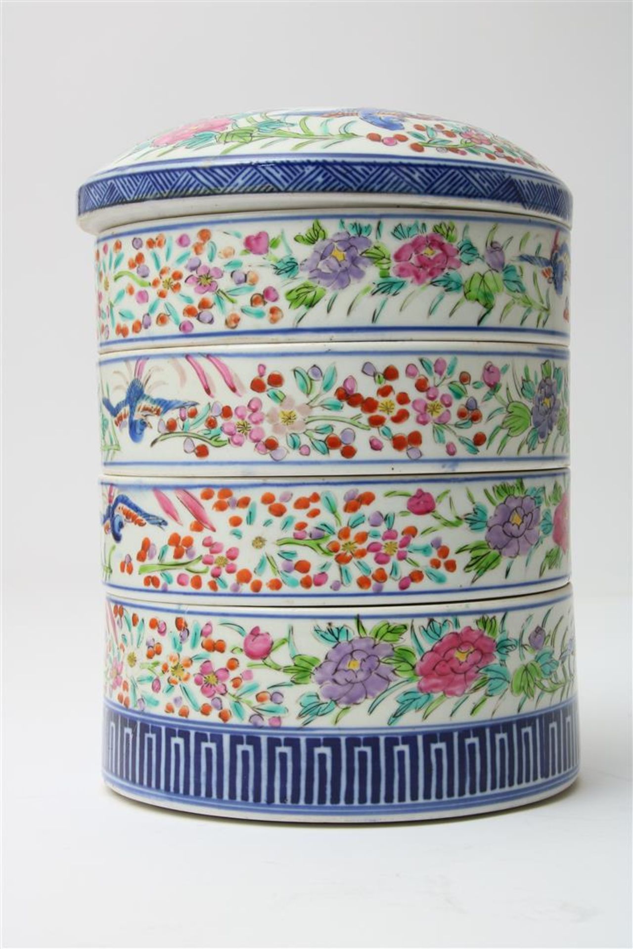 Polychrome porcelain tingkat painted with flowers and phoenixes, consisting of 4 layers, on the