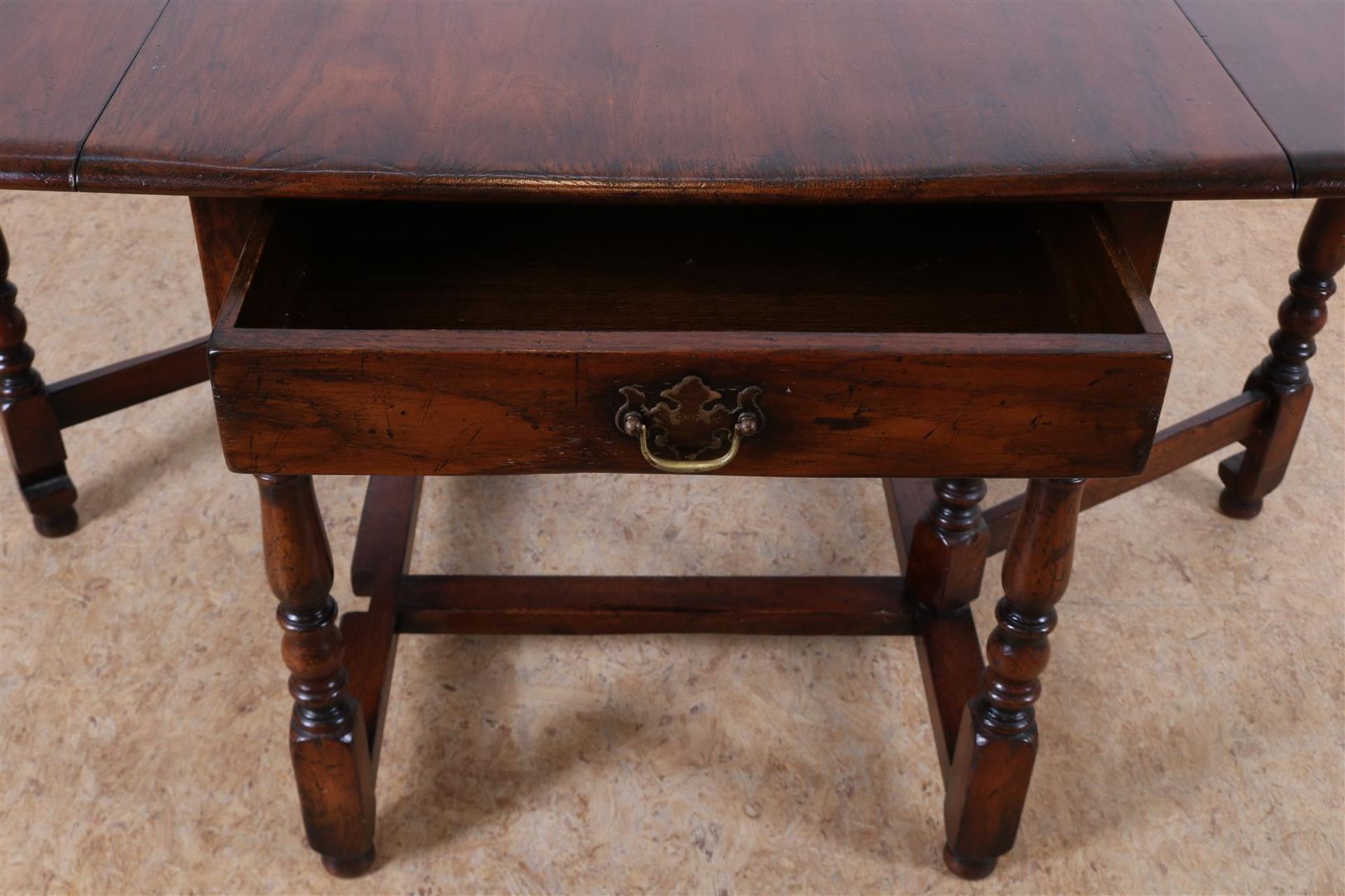 Oak gateleg table with drawer - Bild 3 aus 4
