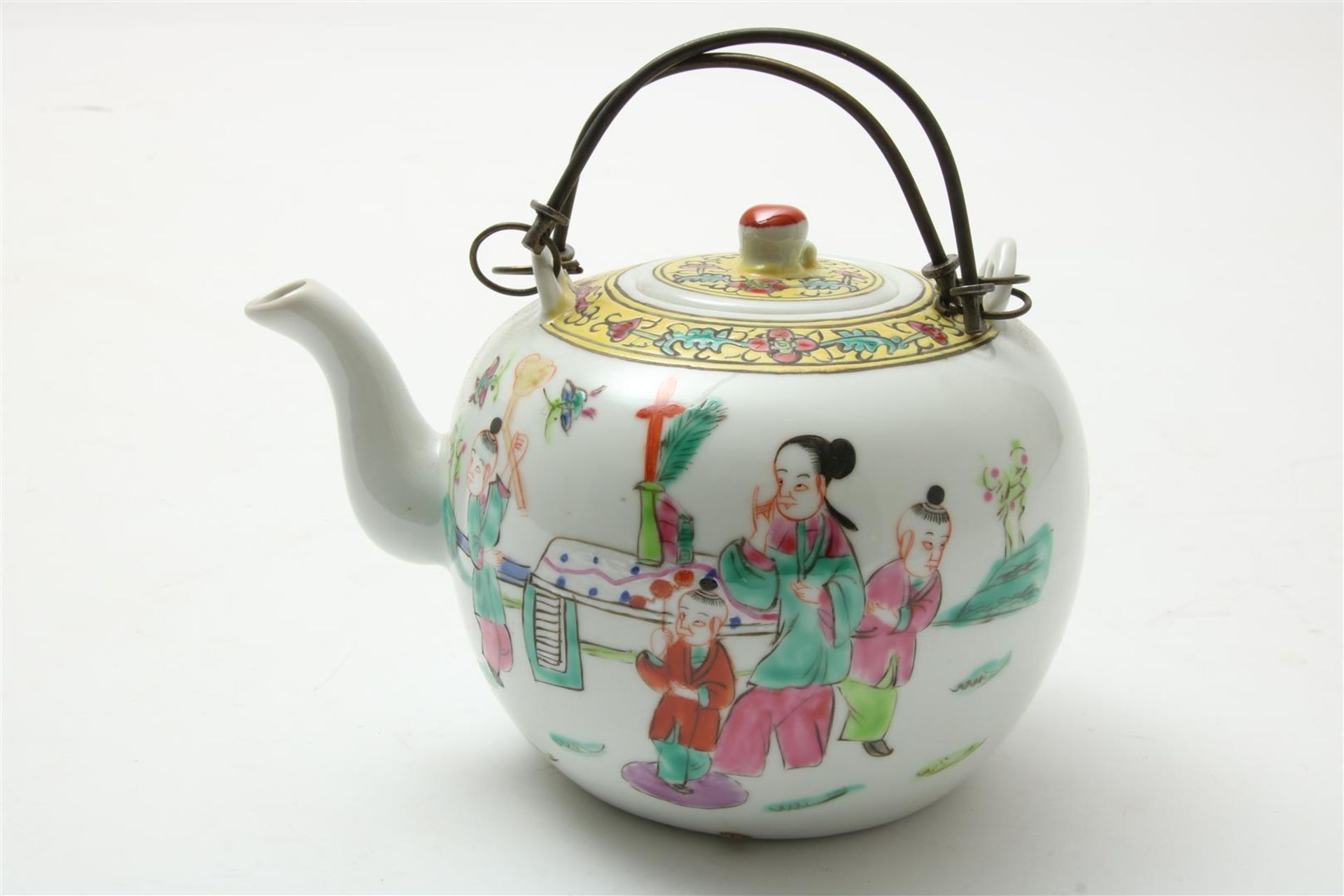 Polychrome porcelain teapot under lid with decoration of moder with children, China 20th century, h. - Image 2 of 3