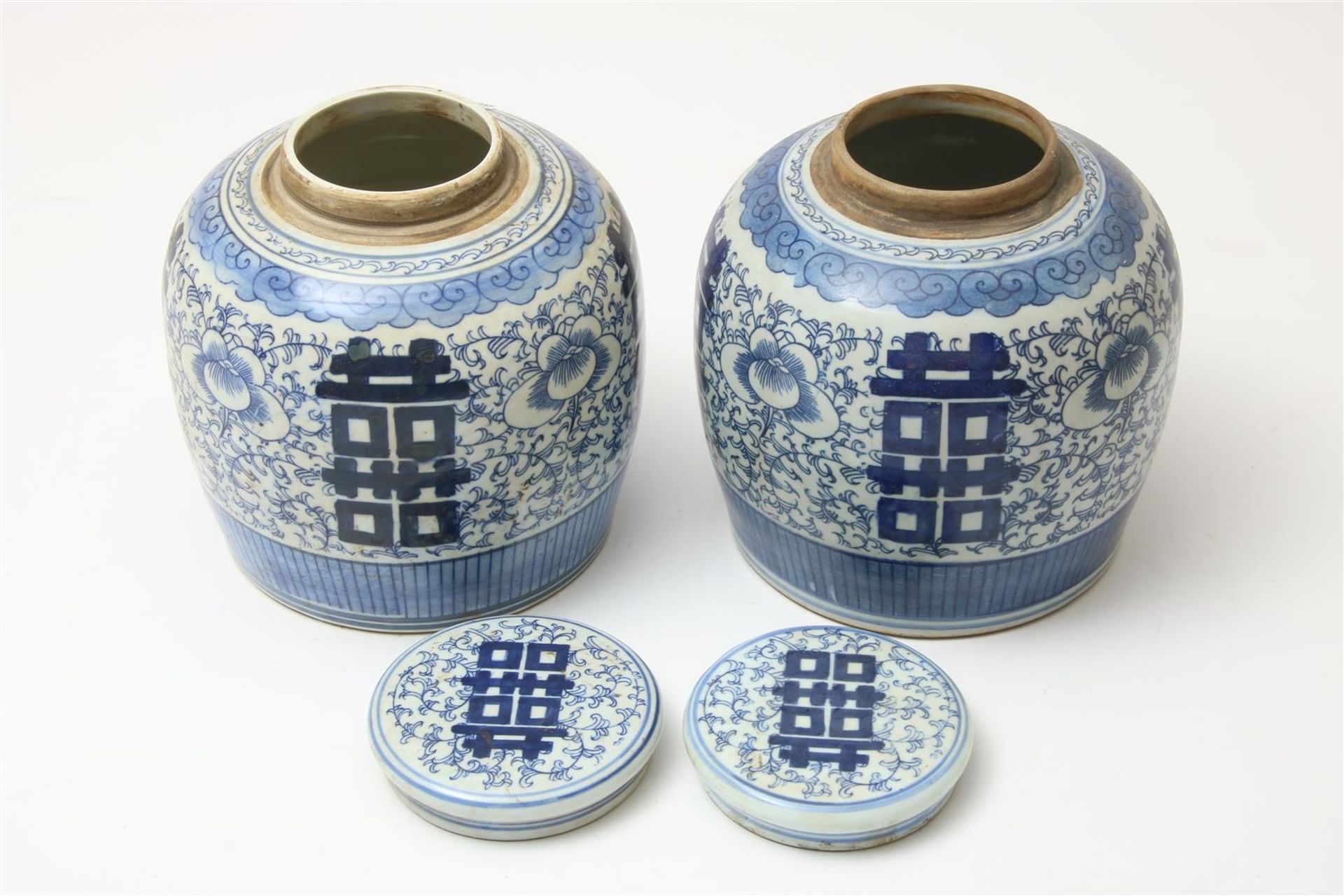 Set of blue and white porcelain ginger jars with lids decorated with blossom branches and - Image 3 of 4