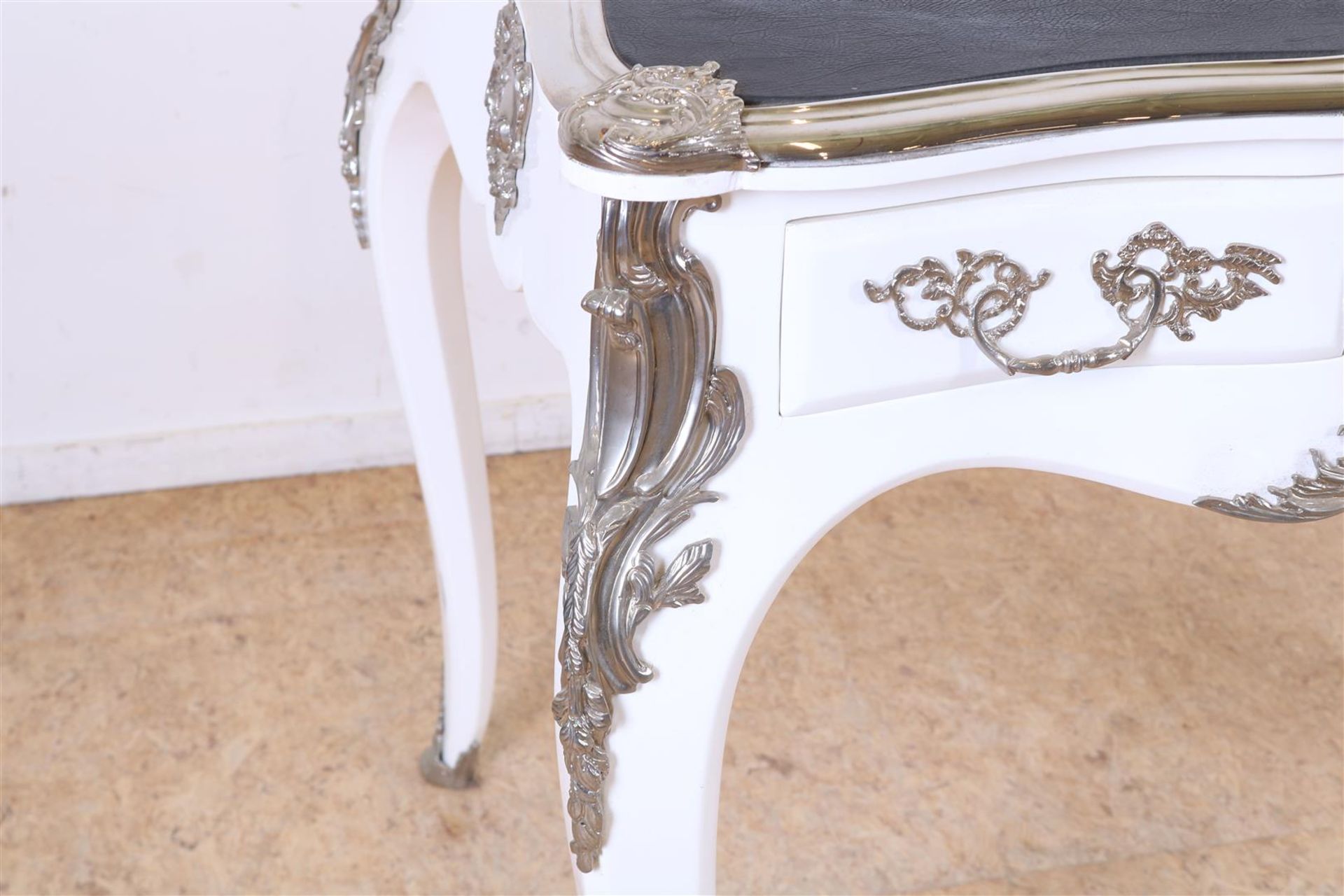 White lacquer wooden Louis XVI style desk - Bild 4 aus 5