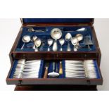 Various silver cutlery, including extensive cutlery Haags Lofje