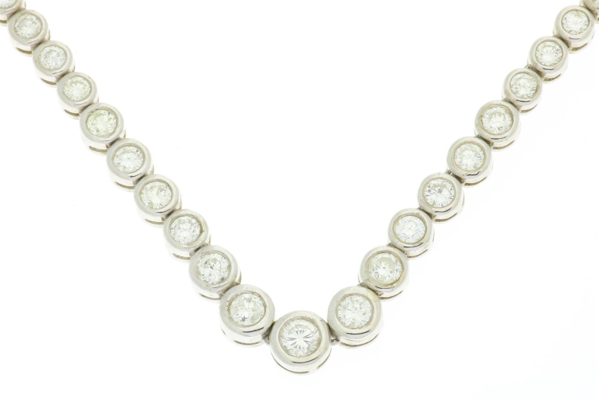 White gold tennis necklace set with diamond