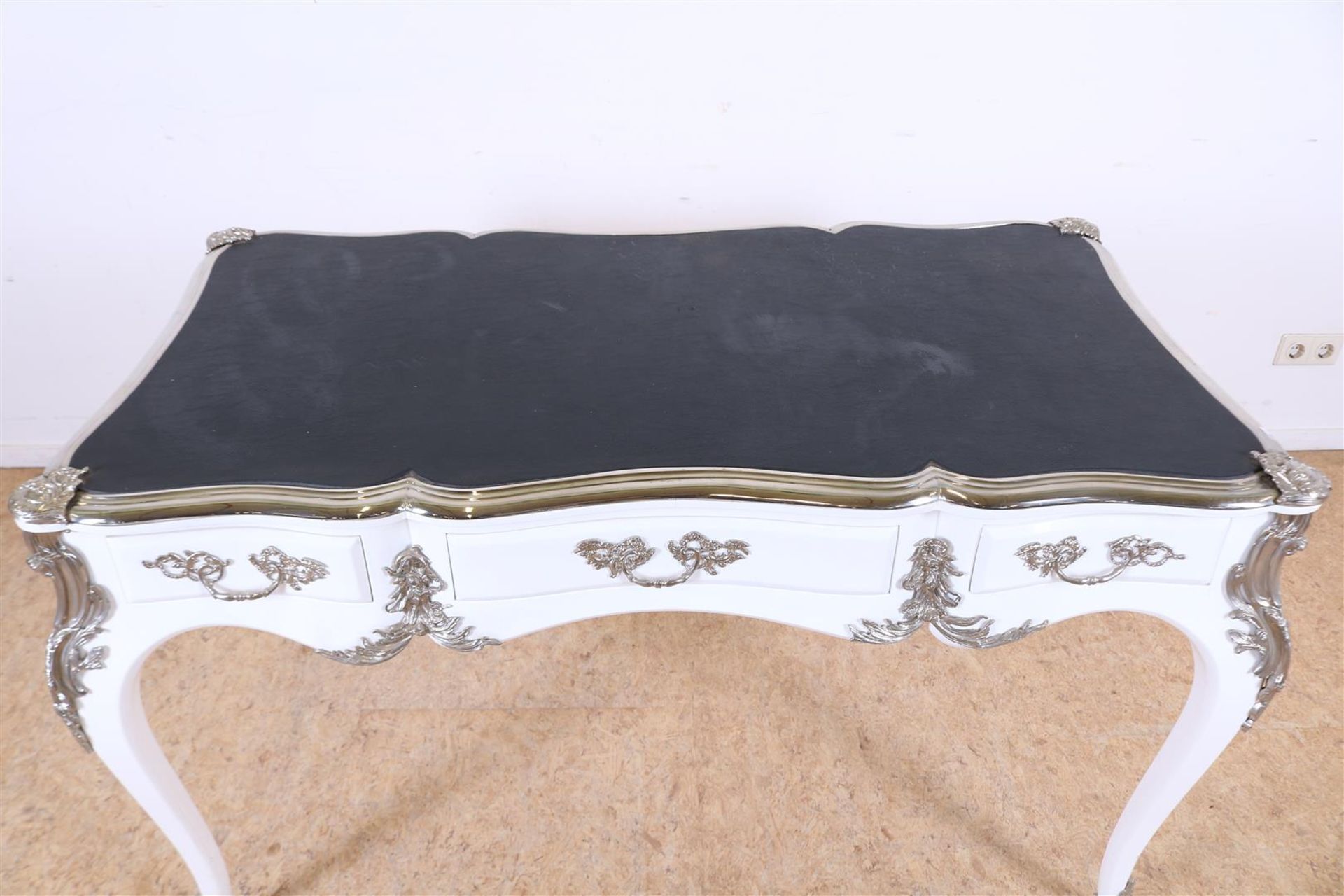 White lacquer wooden Louis XVI style desk - Bild 2 aus 5