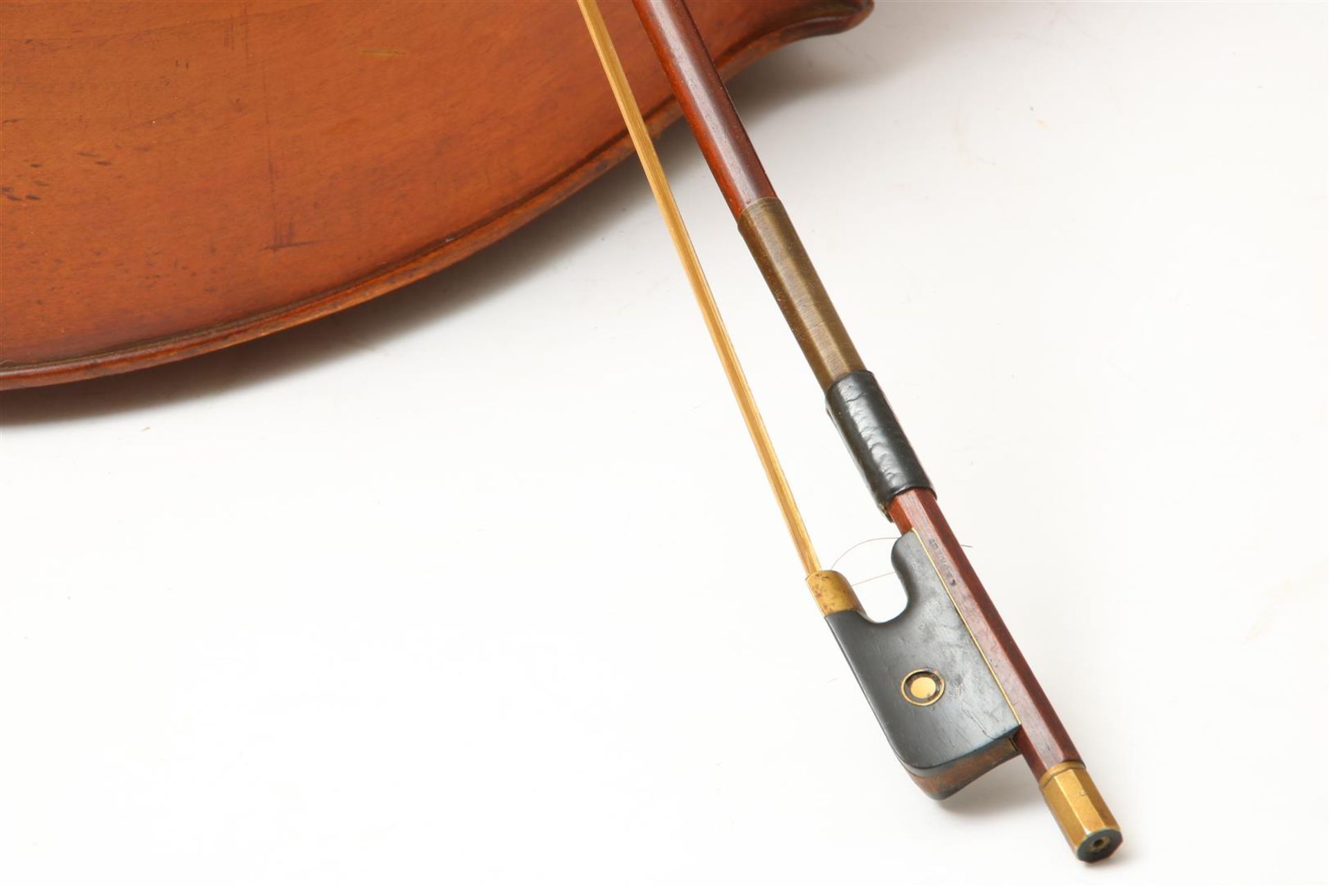 Wooden cello with bow - Bild 4 aus 5