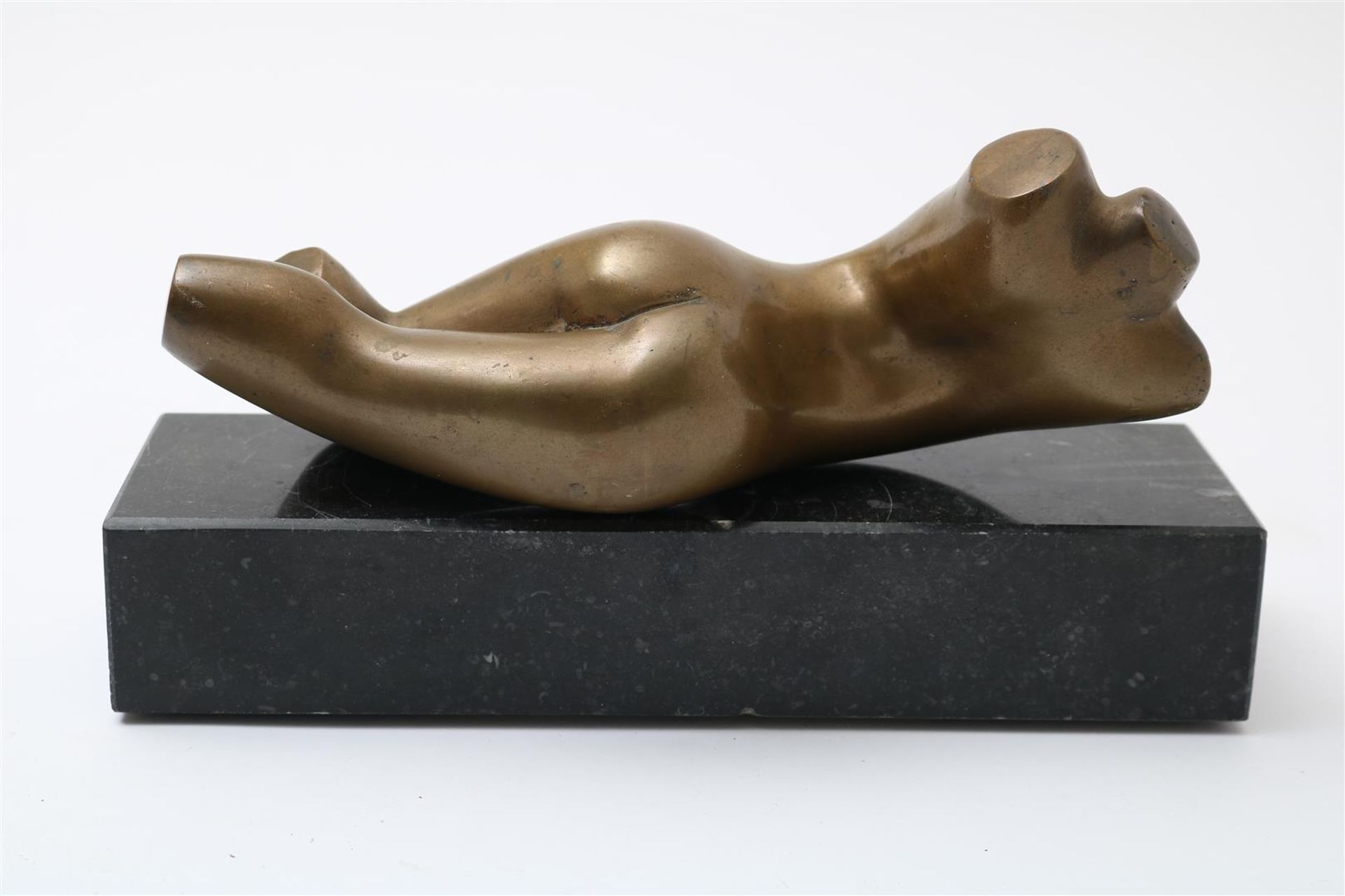 Bronze sculpture of reclining nude  - Bild 4 aus 4