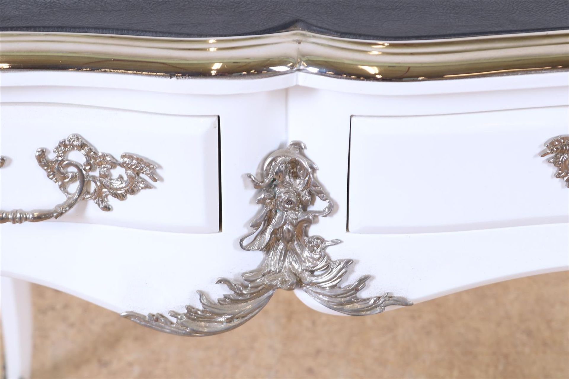 White lacquer wooden Louis XVI style desk - Bild 5 aus 5