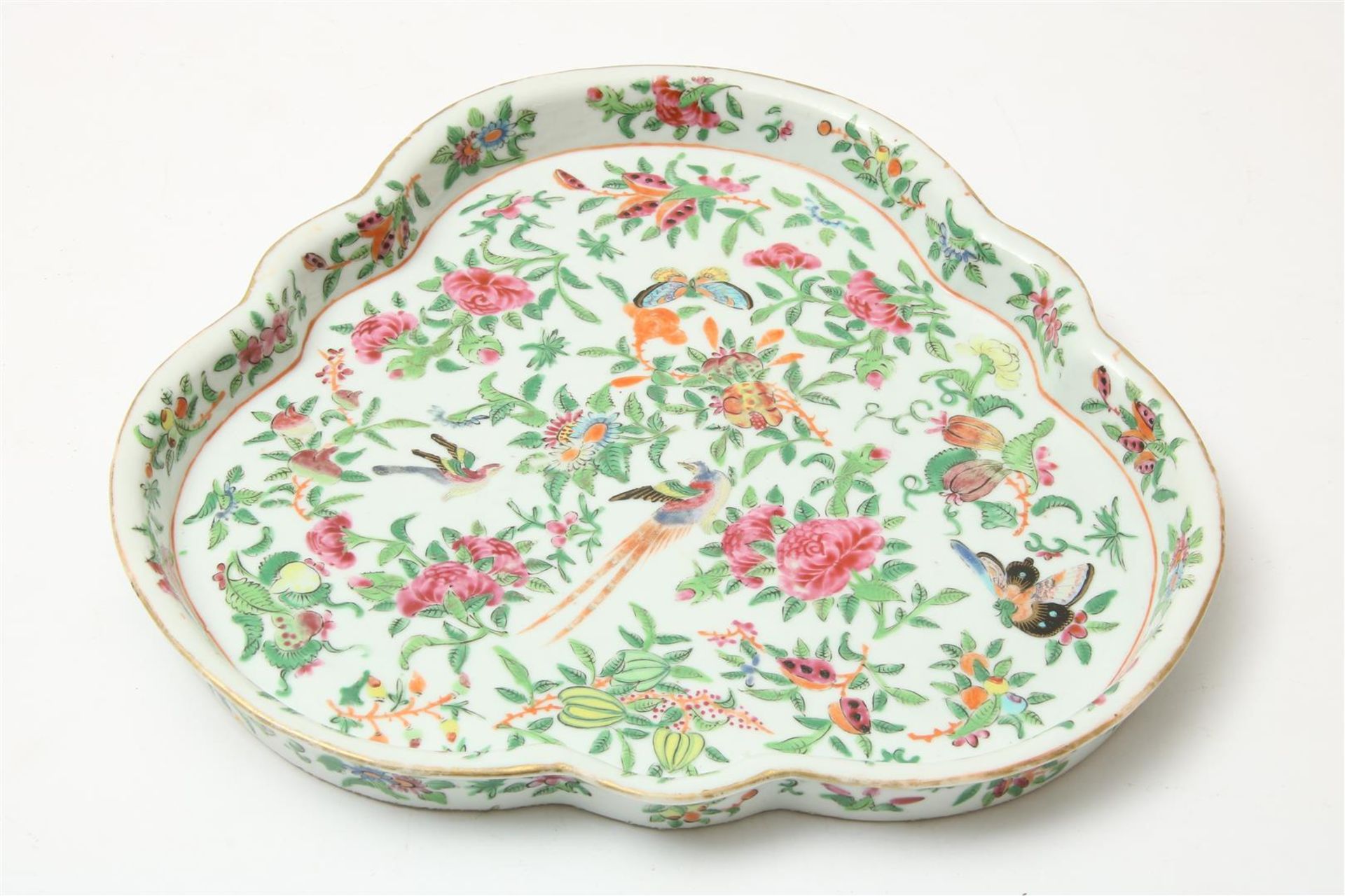 Polychrome porcelain tray, triangular with raised edge and depiction of birds, butterflies, - Image 2 of 4
