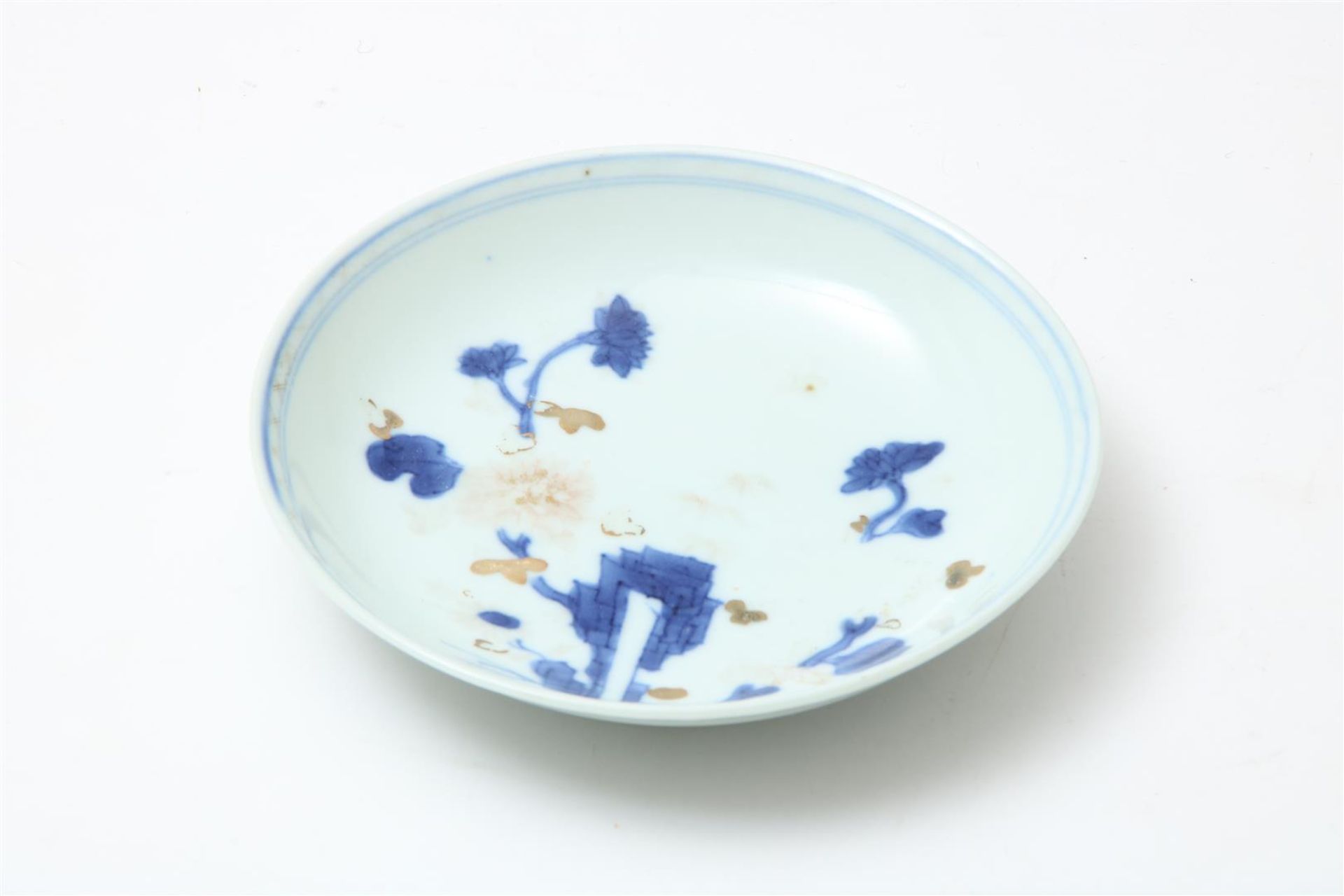 Lot of 5 porcelain dishes (edge flakes) and 4 various saucers, including The Nanking Cargo and Ming, - Image 4 of 19