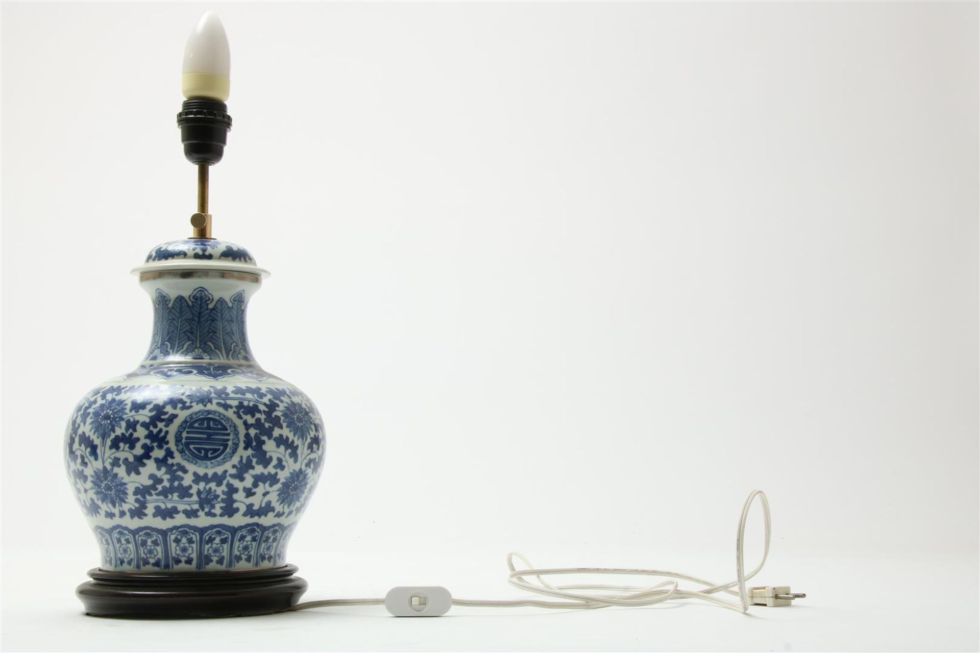 Porcelain lamp base, decorated in blue, China 20th century, h. 33 cm